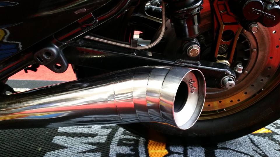 Pipe on custom Gold Wing